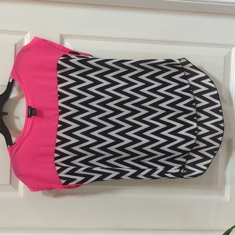 Rue21 Women's Sheer Sleeveless Hi-Low Blouse Size Small